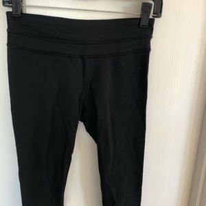 Black lululemon crops size 6